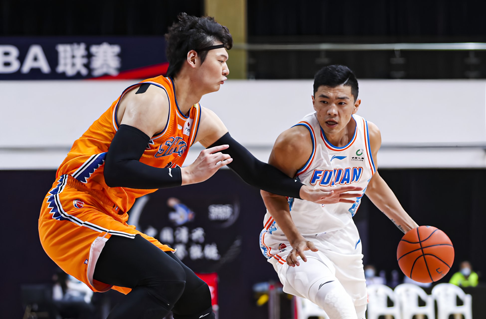 开云-这也行？清晨广厦男篮遗憾出局Rookie连续十二场比赛得分超过晋级，风云突变明尼苏达森林狼今晨官宣签约