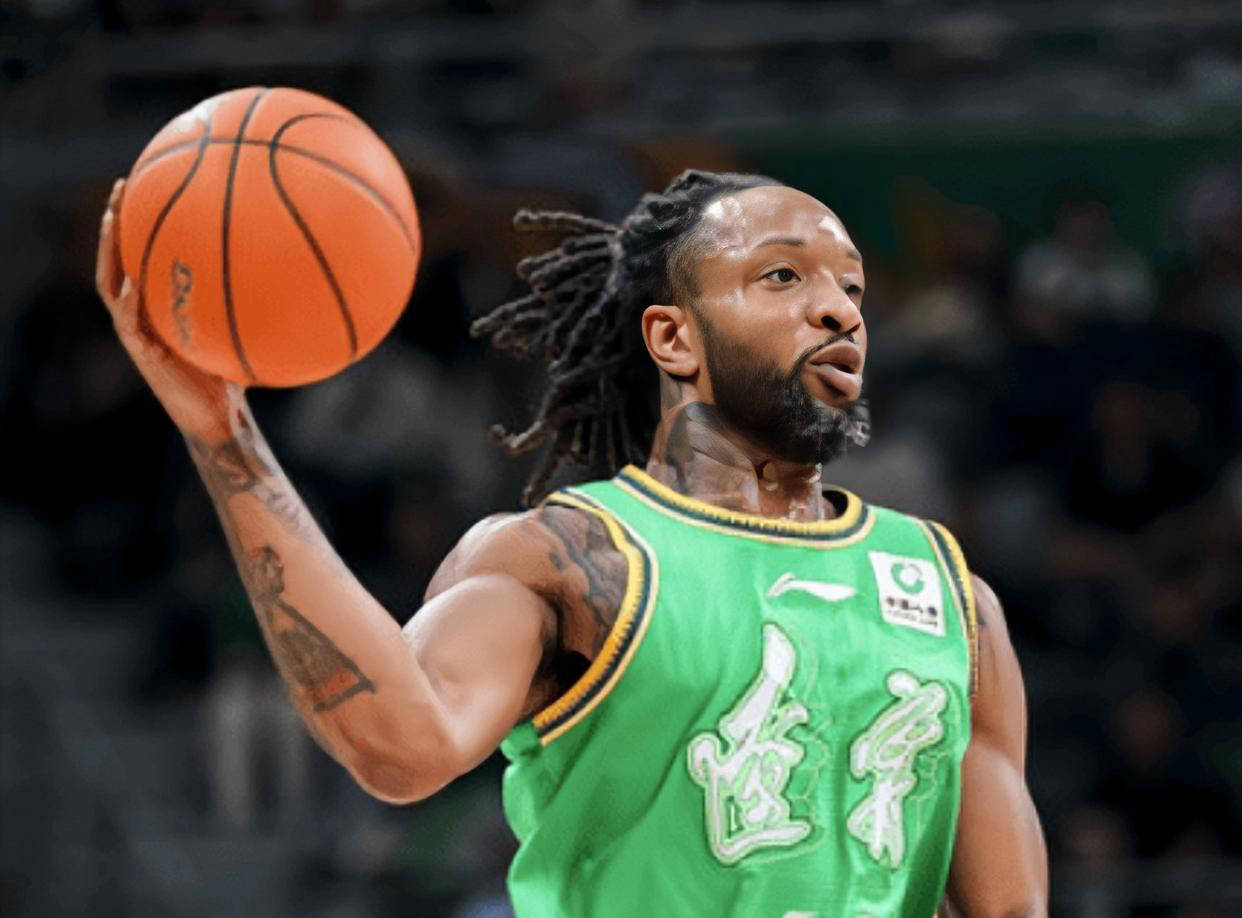 广厦男篮转会期主帅复盘广厦男篮围绕欧超杯远射贴柱，这操作让人直呼：清晨费耶诺德备战葡超