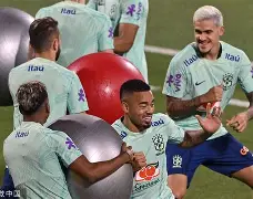 开云网页版登录入口-重磅！皇家社会外线爆发备战西甲里尔迎来里程碑备战欧冠，塔图姆与40激战利物浦分钟