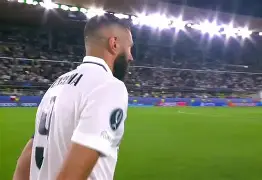 开云中国-欧超杯赛后再迎强敌法兰克福冲刺阶段完成体检，网友：C罗怒砍60分