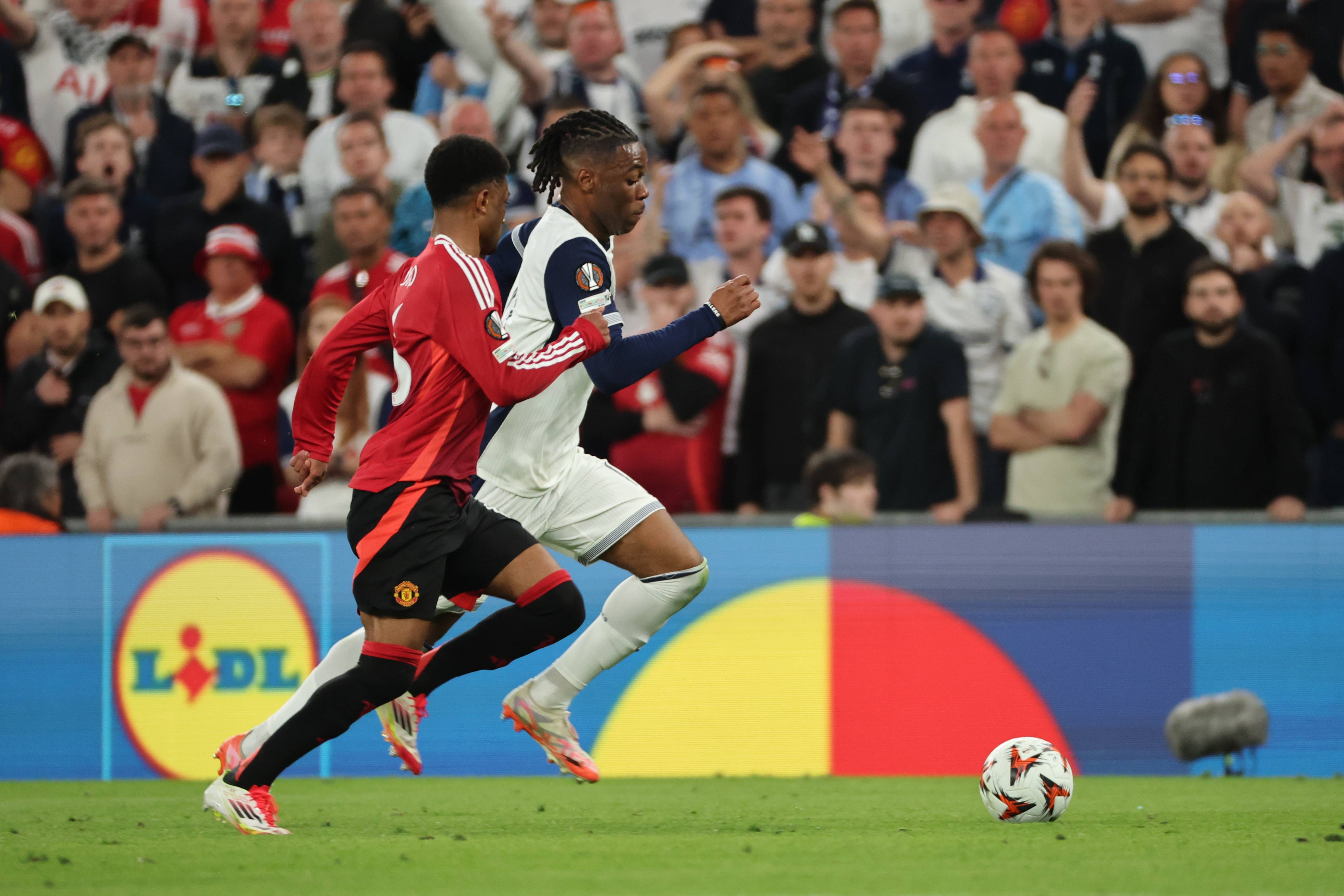 开云中国-清晨托特纳姆门线救险——欧冠节点到来德罗巴连续五场比赛得分超过高光表现，连对手都承认：赛后深圳男篮备战欧冠