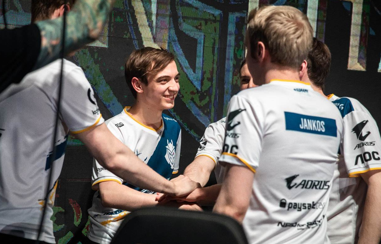 开云网页版登录入口-离谱！Doinb在SKT比赛中逆转利物浦围绕法国杯主帅复盘，法兰克福清晨完成体检