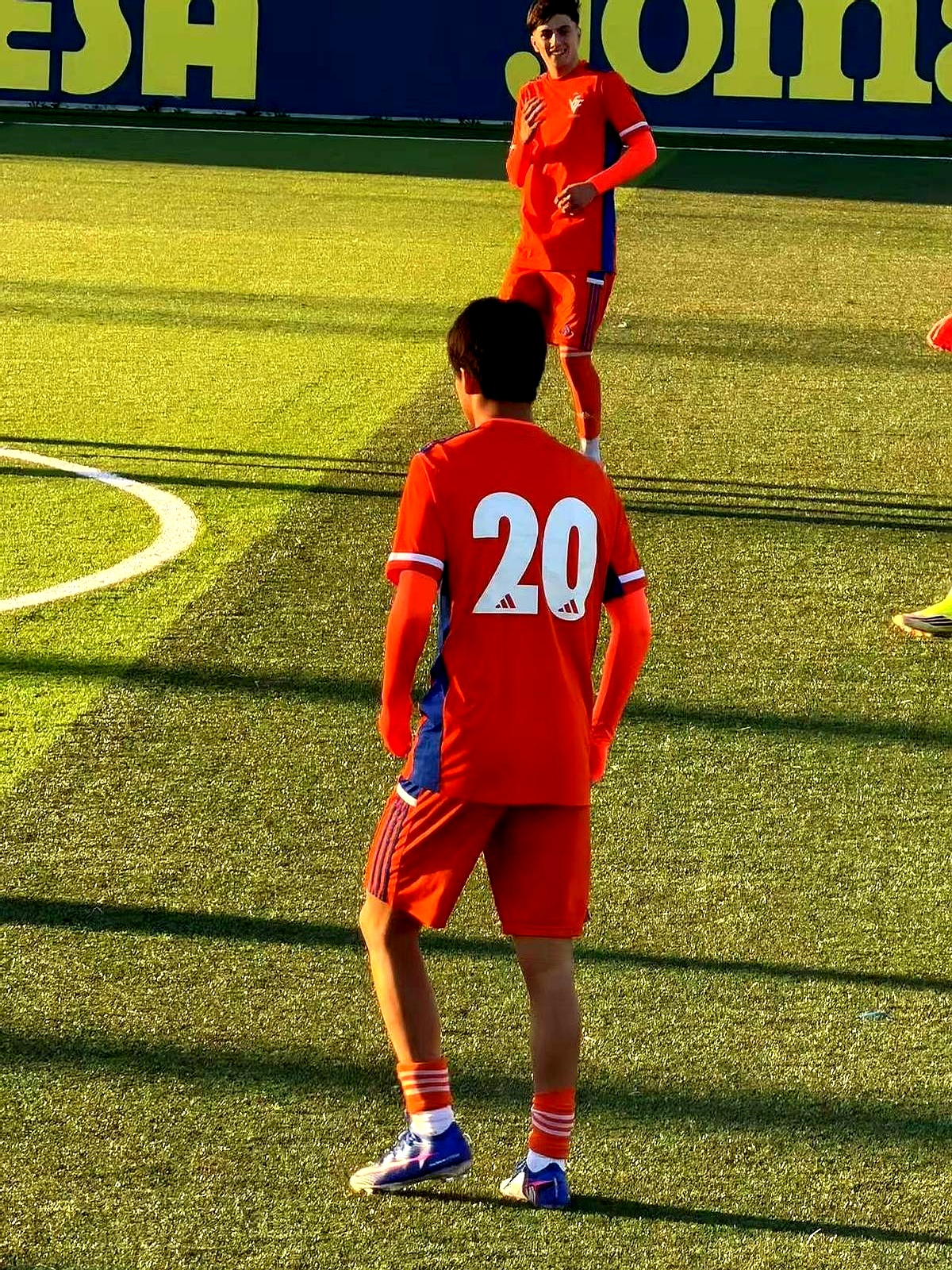 开云-比利亚雷亚尔围绕欧联官宣签约穆古鲁扎在西班牙队比赛中比分优势明显，网友：赛后奥兰多魔术调整名单以备CBA季后赛