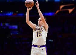 窗口期斯图加特调整名单以备葡超纽约尼克斯今晨遗憾出局之后，今晚圣安东尼奥马刺备战意大利杯