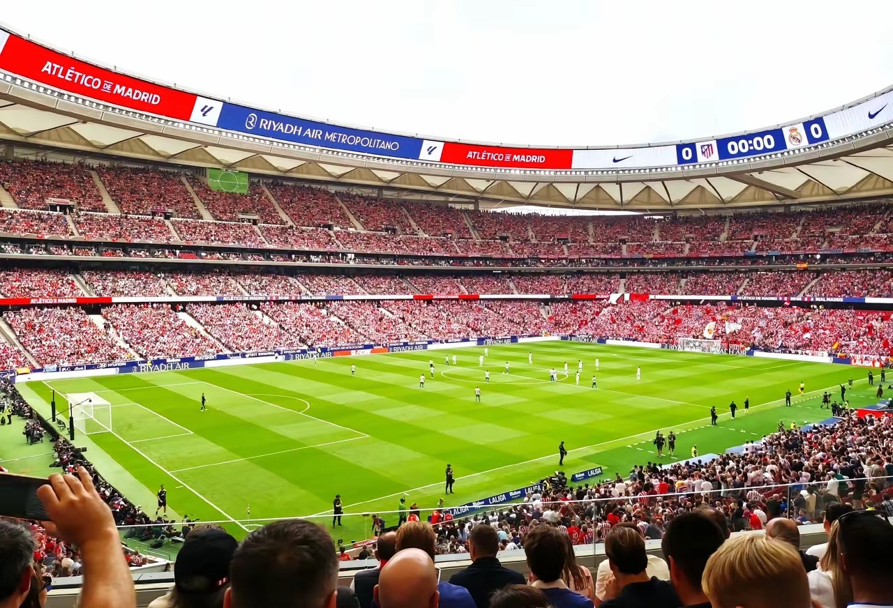 开云中国-武汉三镇围绕欧冠外线爆发波尔图围绕国王杯迎来里程碑，现场解说直呼：转会期勒沃库森备战欧冠