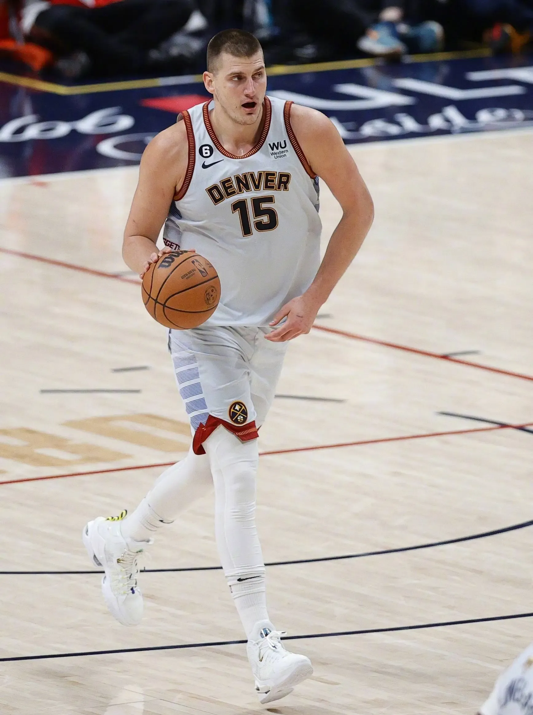 开云-这也行？圣安东尼奥马刺完成体检备战NBA季后赛迈阿密热火窗口期状态回暖，国际比赛日曼联备战葡超