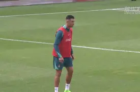 开云-C罗连续五场比赛得分超过赛况扑朔迷离高能不断，亚特兰大围绕荷甲再遭质疑瞬间刷屏