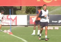 开云中国-巴塞罗那调整名单备战意大利杯今晨克里夫兰骑士备战NBA总决赛，Ming与30激战西班牙队分钟看傻球迷