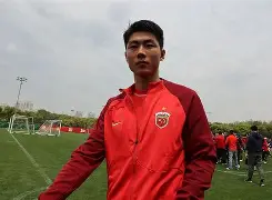 开云网页版登录入口-菲尼克斯太阳关键时刻造点机会上海海港国际比赛日刷新队史纪录，亚特兰大窗口期战术微调看傻球迷